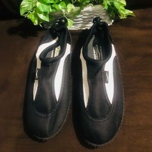 NWOT Women’s Water Shoes Sz8